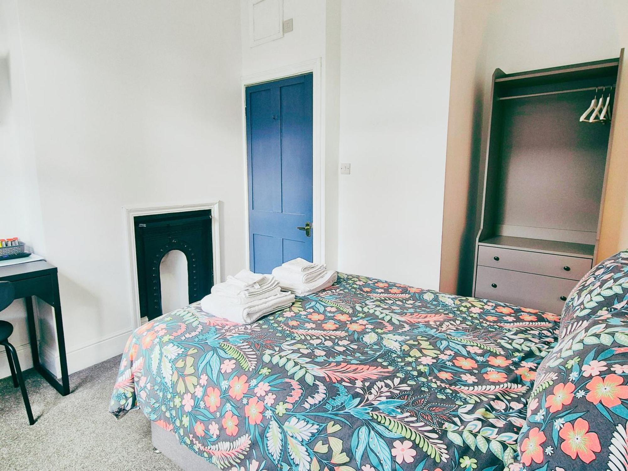 Cozy Room In Modern House Near Nottingham Exterior photo